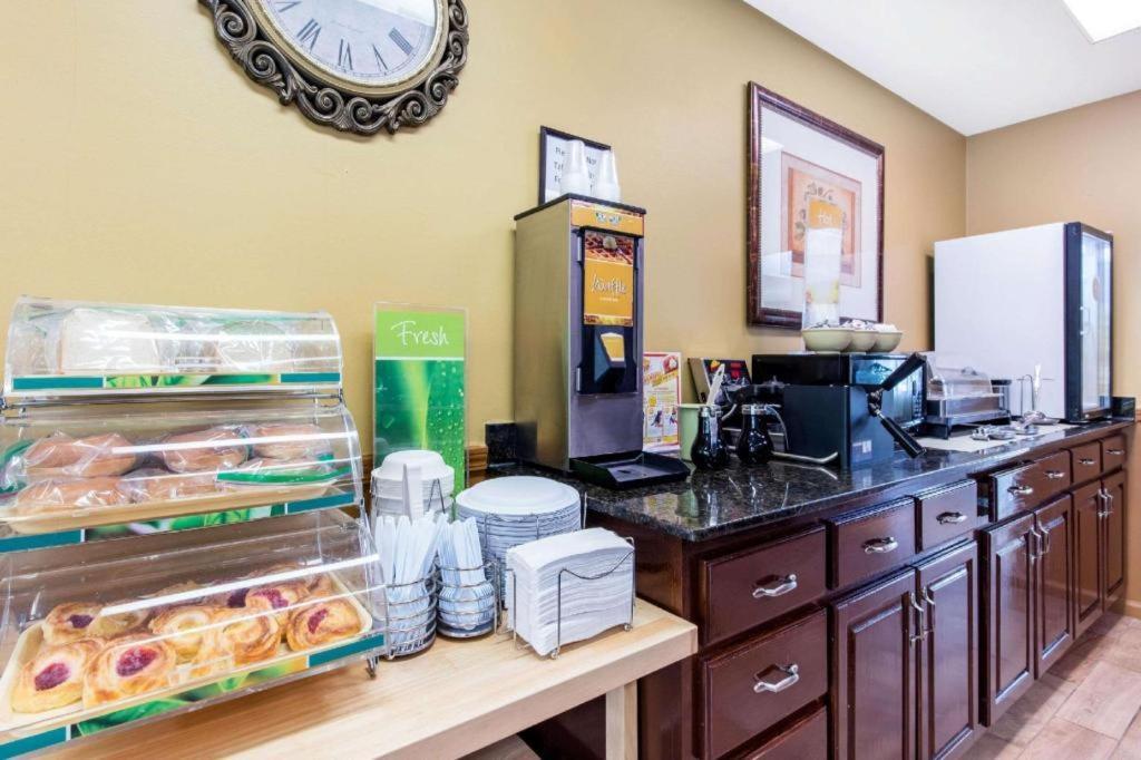 Quality Inn Arab Hwy 231 Luaran gambar